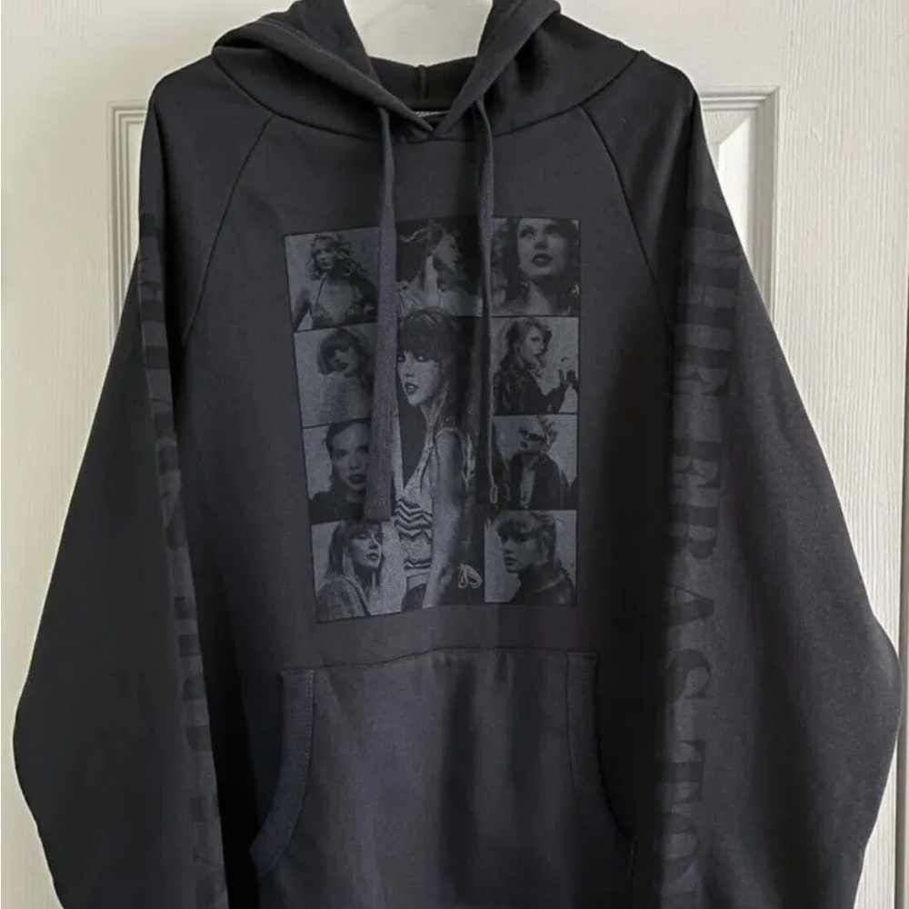 Taylor Swift Eras Tour Hoodie size L NEW black
